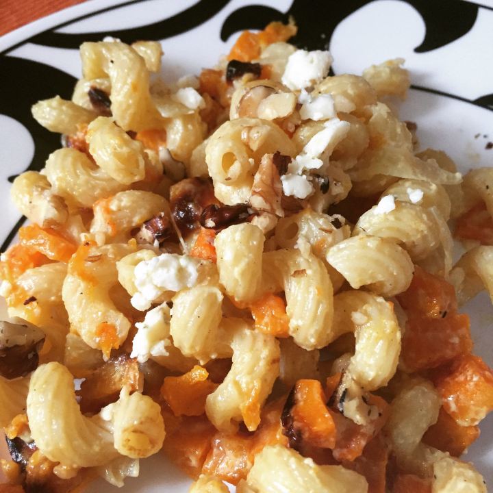 I suspect Cavatappi of criminal connections as its aliases include: cellentani, amori, spirali, tortiglioni, fusilli rigati, or scoobi doo...yeah, that's right, scoobi doo. Watch this one carefully and don't leave it alone with your purse.